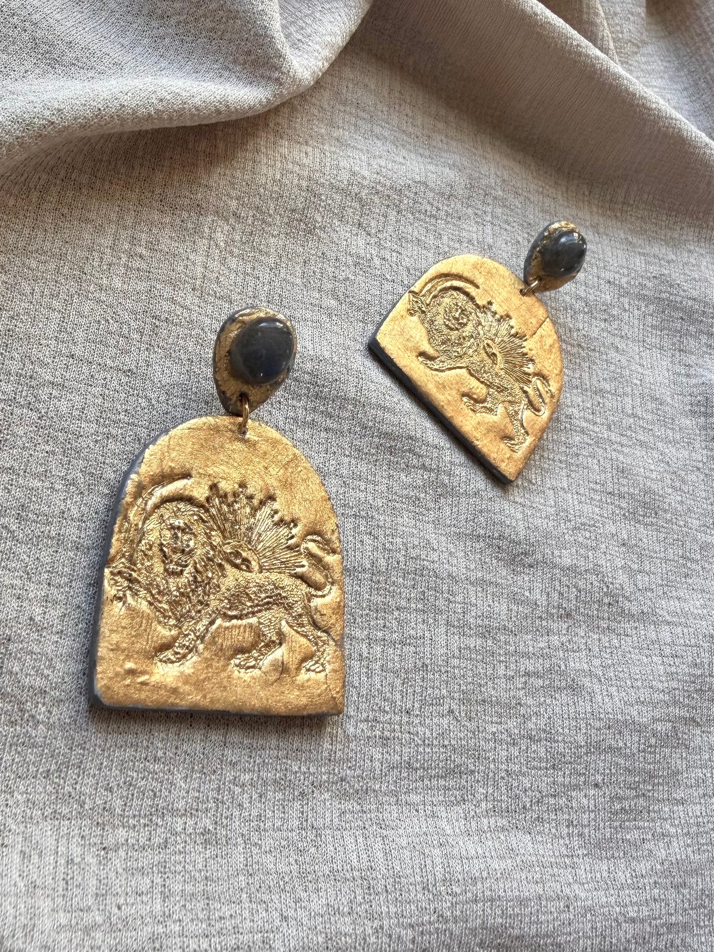 Farideh - Lion and Sun - Gold, Grey and Labradorite