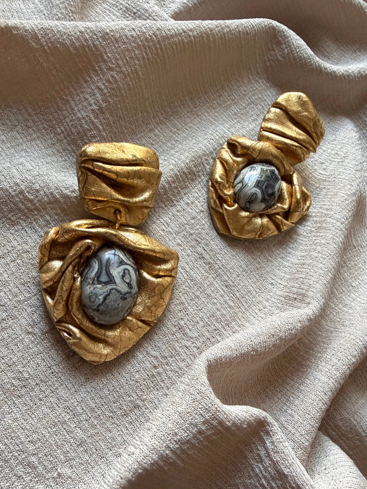 Triangular Draped - Antique Gold with Picasso Agate