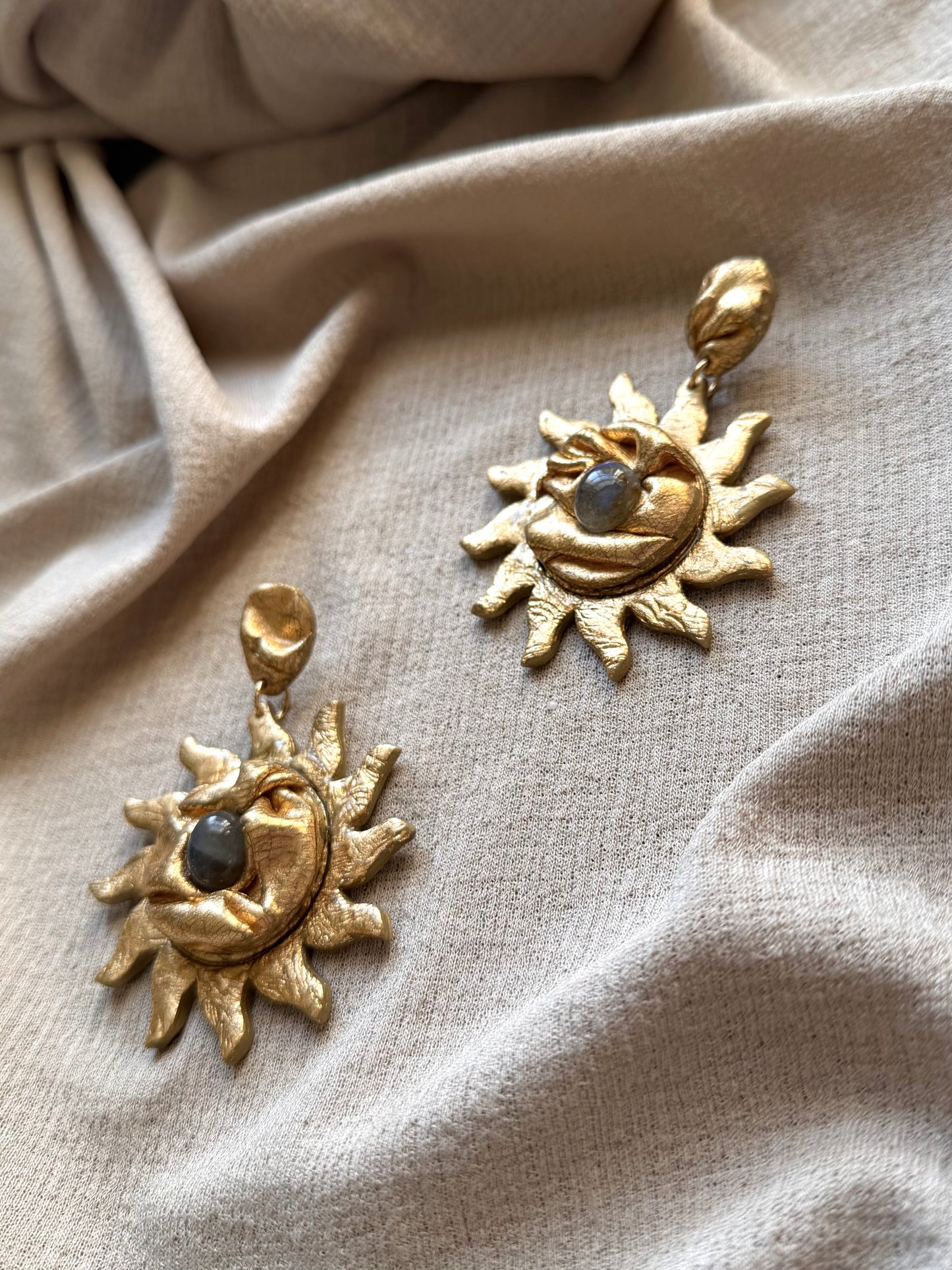 Blazing Sun - Antique Gold with Labradorite