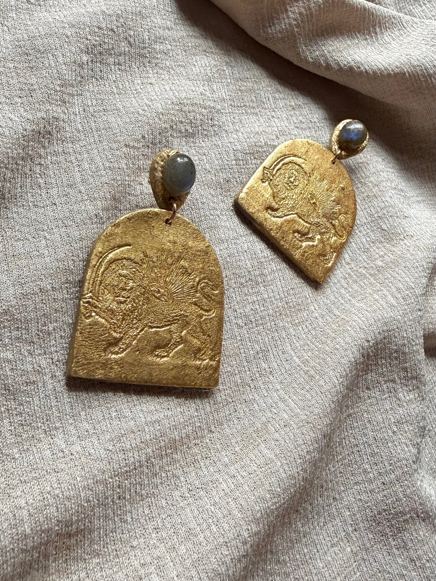 Farideh Lion & Sun - Antique Gold with Labradorite