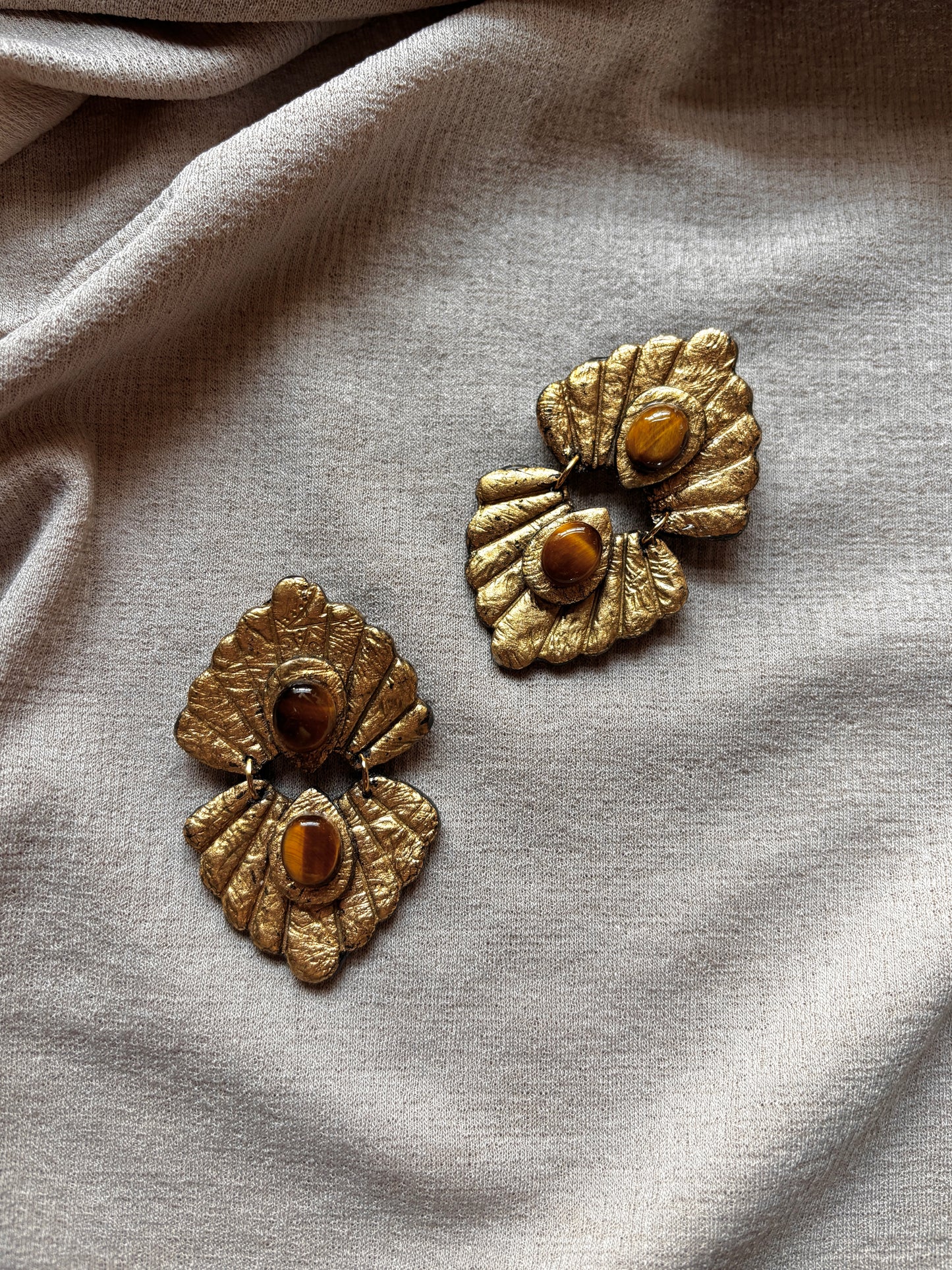 Caspian Large - Black and Gold with Tigers Eye