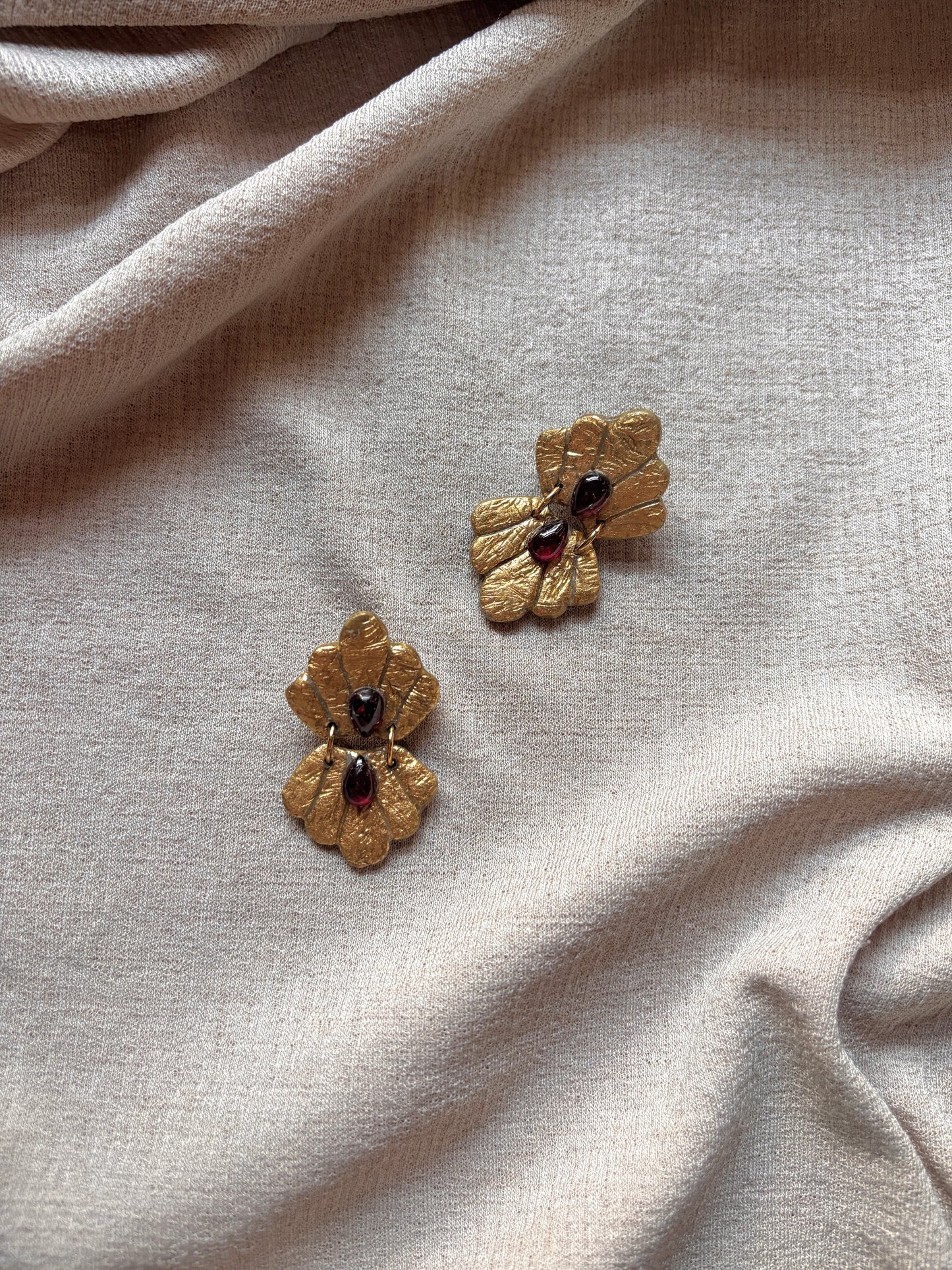 Caspian Small - Antique Gold with Garnet