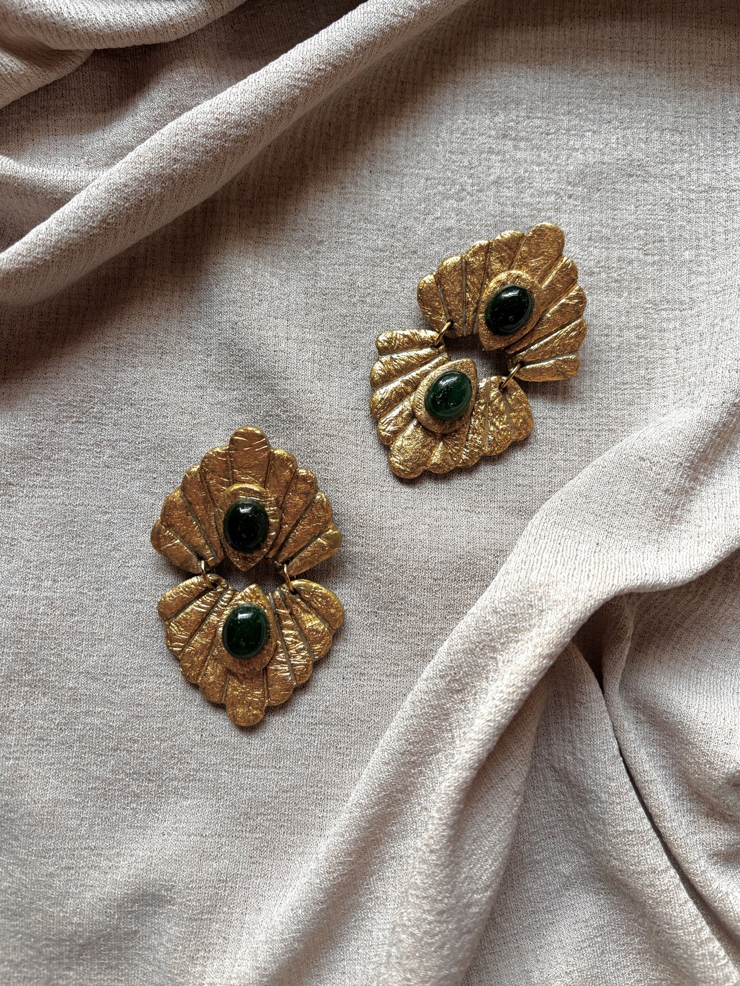 Caspian Large - Antique Gold with Green Aventurine