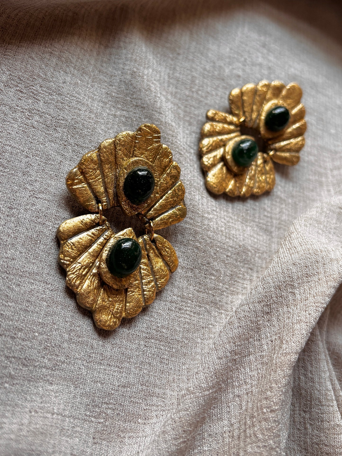 Caspian Large - Antique Gold with Green Aventurine